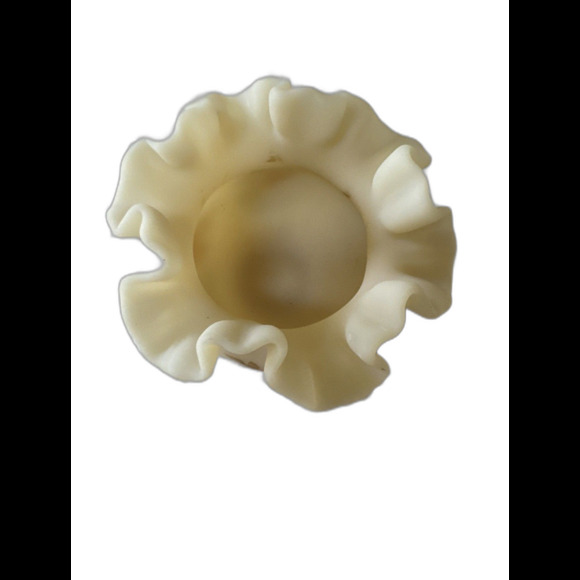 Vintage Fenton Satin Custard Art Glass Vase, Floral Motif by D.Robinson - Picture 2 of 7